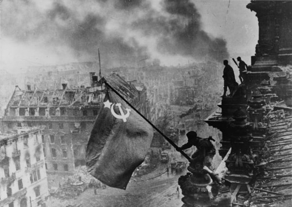 Soviet flag over the Reichstag image