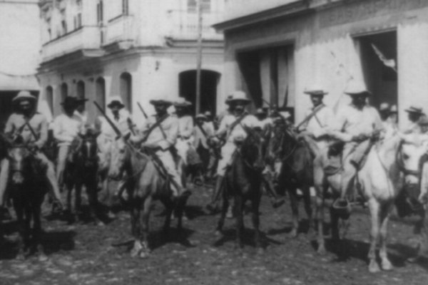 Image: Photo of Cuban insurgents taken by Strohmeyer & Wyman in 1899. From the Library of Congress.