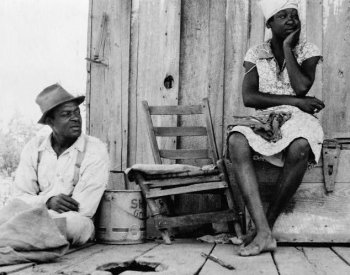 Image: Photo of sharecroppers taken by Dorothea Lange in Mississippi in 1937. From the Library of Congress.