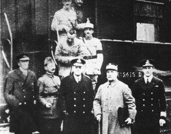 Image: Photo taken after the signing of the armistice in the Compiègne forest on November 11, 1918.