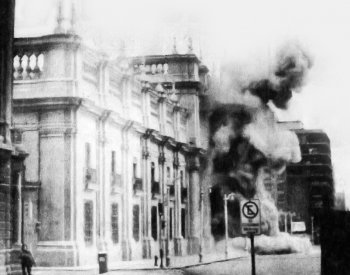 Image: Air Force bombing of the Chilean presidential palace on September 11, 1973. From the Wikimedia Commons.