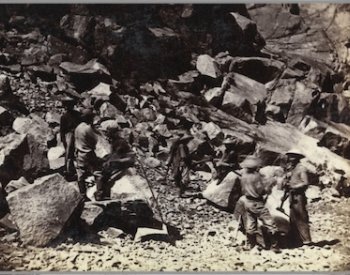 Photo of Chinese railroad workers